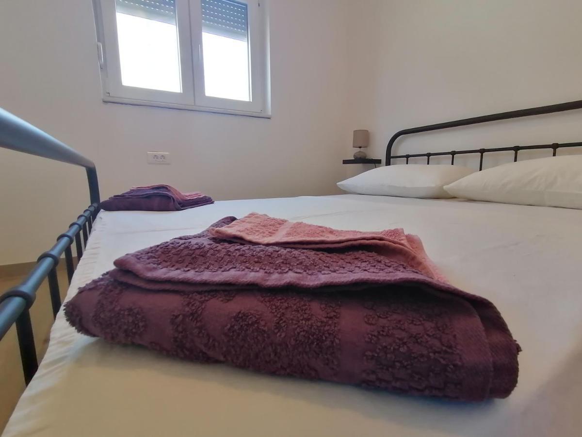 Villa Marta 3 Bedrooms, 2 Baths And Pool Kaštel Štafilić Extérieur photo