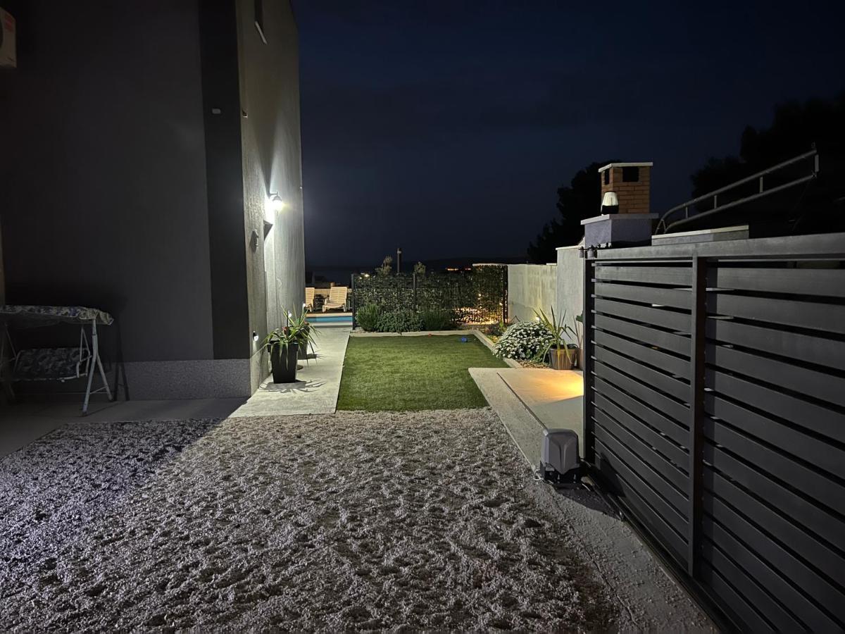 Villa Marta 3 Bedrooms, 2 Baths And Pool Kaštel Štafilić Extérieur photo